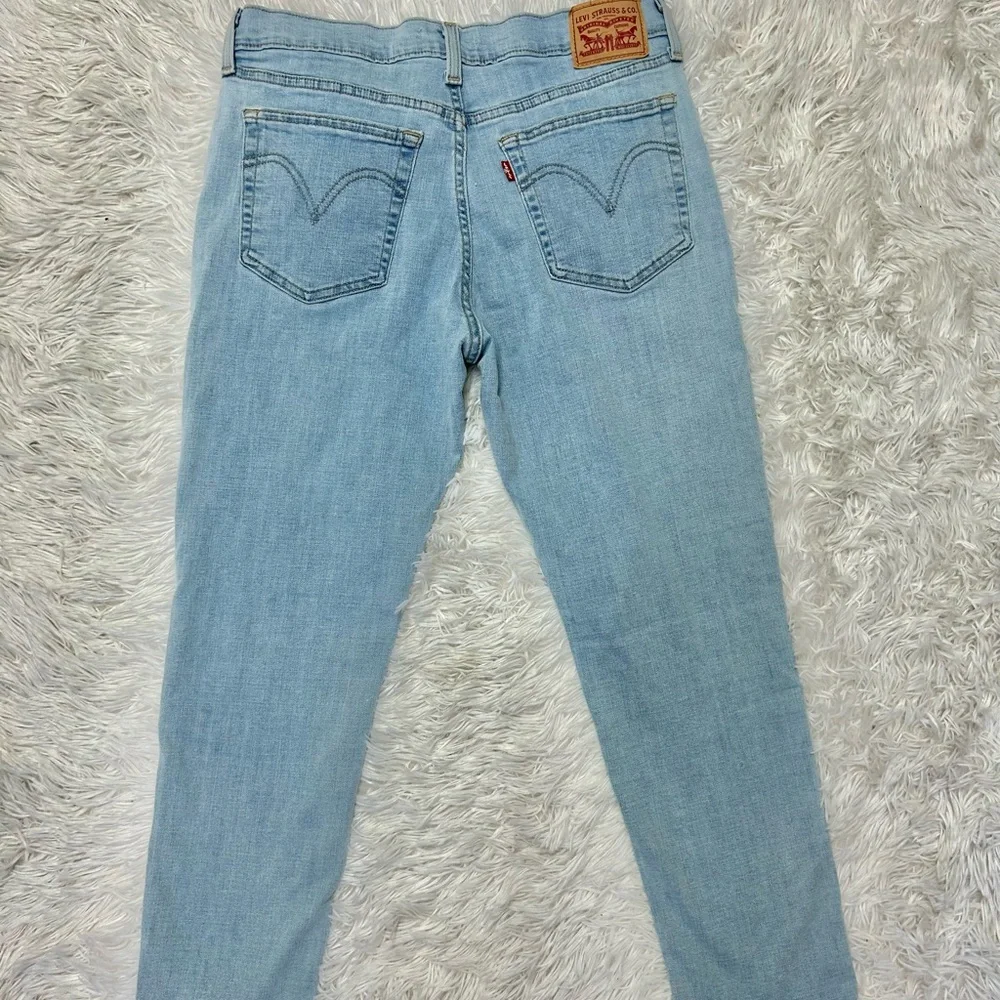Levi Strauss Light Wash Women's Jeans - Classic Stretch Denim Size30